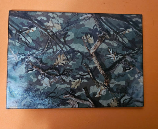 GLASS CUTTING BOARD IN CAMO