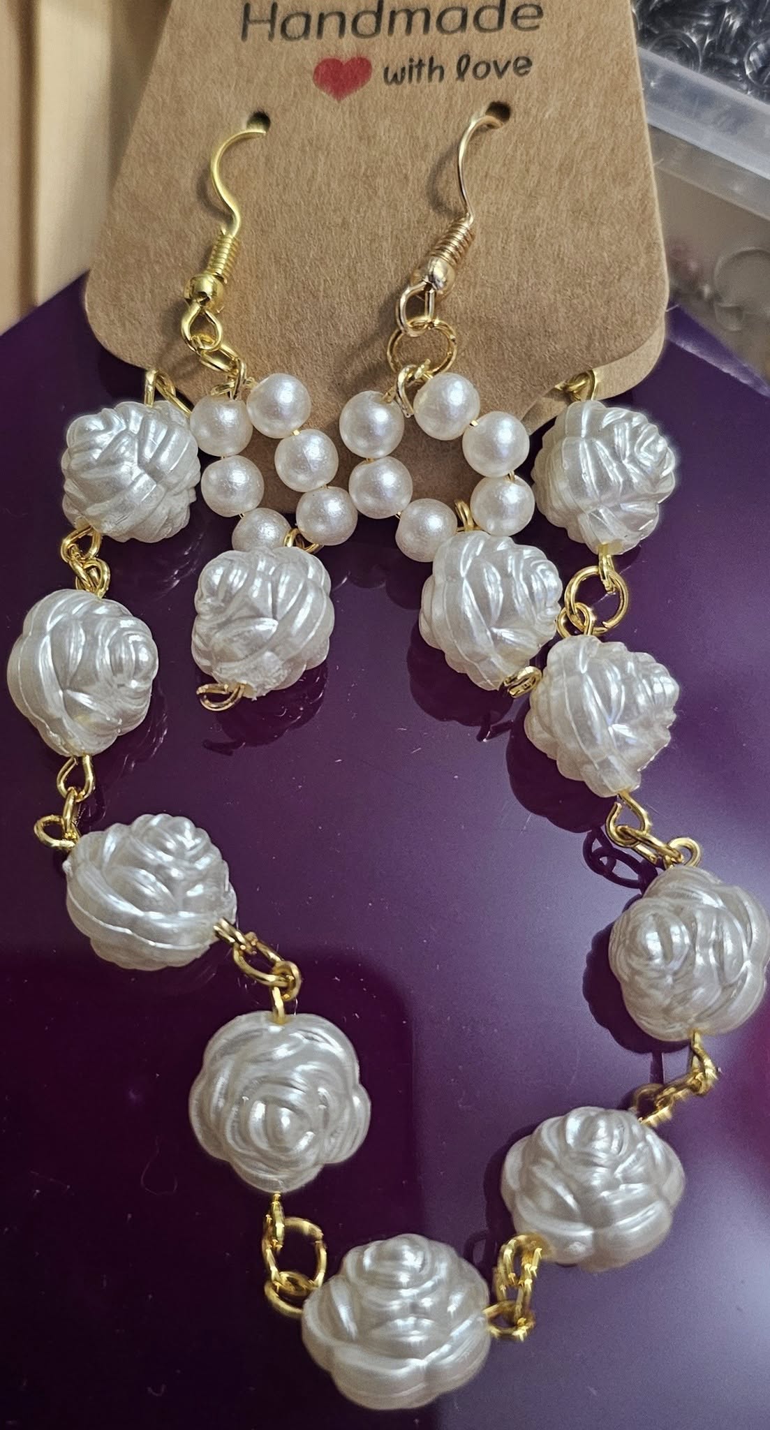WHITE FLOWER BEAD EARRING AND BRACELET SET